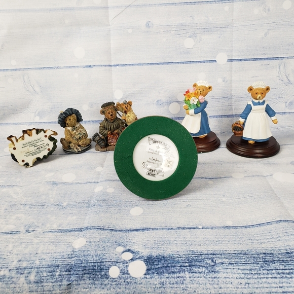 The upstairs Bears Kitty & Binkie, made in 1994 - 1996. Made of Resin durable.. - Picture 2 of 3